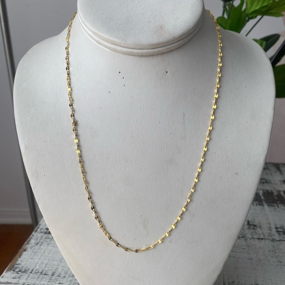 Jewelry - Elegant Gold Necklace